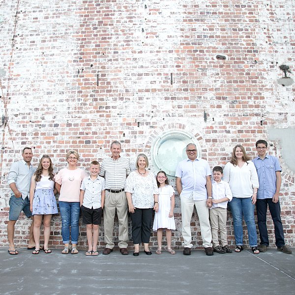 brisbane powerhouse family large group portraits outdoors